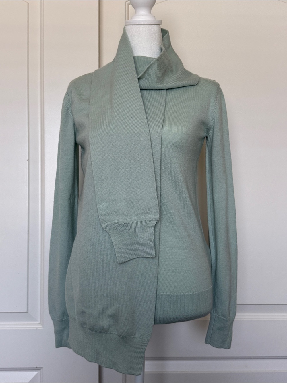 Light Sage Green Women’s Scarf Neck Sweater Wool 100% Size on the photo